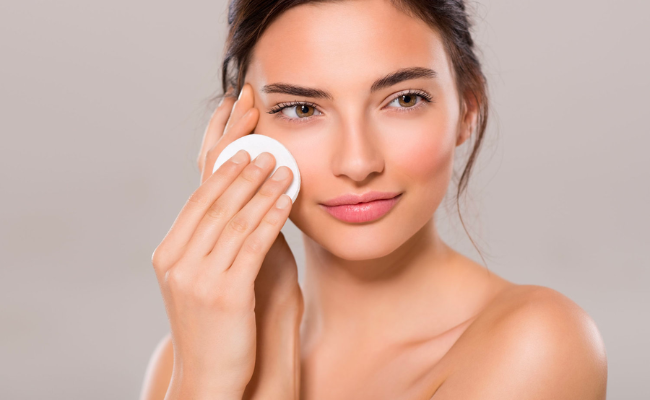 How-to-Take-Care-of-Your-Skin-at-Night-for-a-Radiant