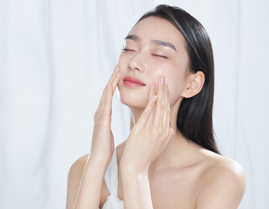 cham-soc-da-sau-khi-cay-trang-moi