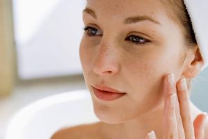 Routine Chăm Sóc Da Nám Buổi Sáng Và Buổi Tối